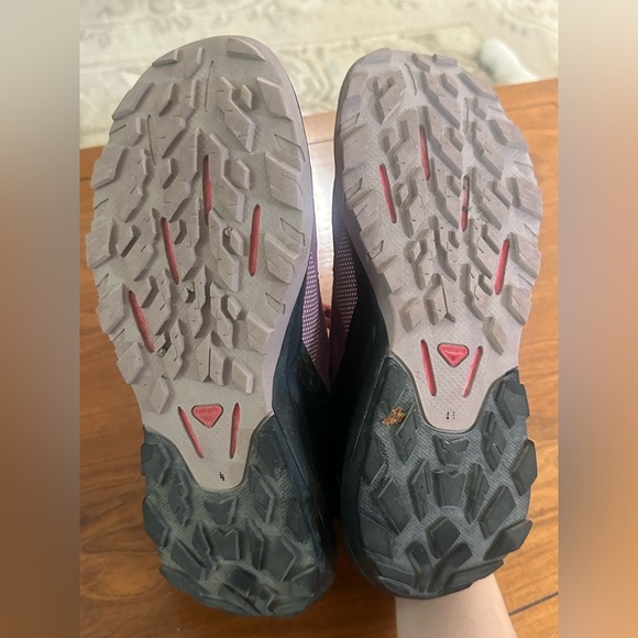 Salomon OUTpulse Women’s 8 Trail Running Hiking Shoes Plum Black Red - Picture 6 of 7